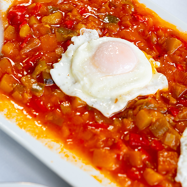 Pisto Manchego con Huevo Frito